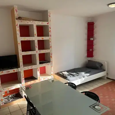 Arbeiterapartment mit 2 Betten