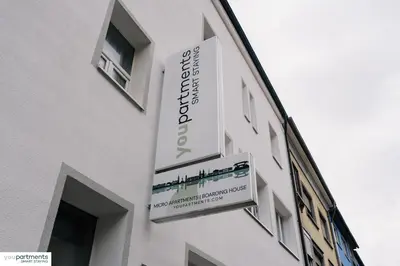 Das Gebäude in dem sich das Aparthotel befindet