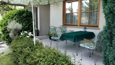Ein Garten an der Unterkunft Ferienwohnung Armitter