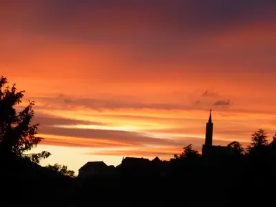 Blick auf den Sonnenuntergang/Sonnenaufgang von der Ferienwohnung aus oder aus der Nähe
