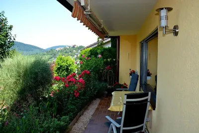 Ein allgemeiner Bergblick oder ein Berglick von der Ferienwohnung aus