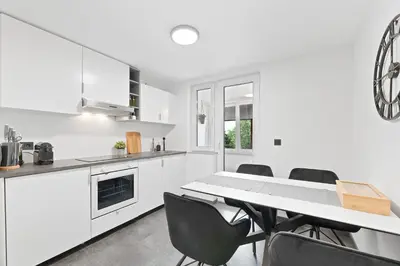 Küche/Küchenzeile in der Unterkunft TOP Apartments - Stilvolle Wohnung mit Loggia im Stadtzentrum - Kingsize Bett - Smart TV - Netflix - 60qm - 24h Check-In