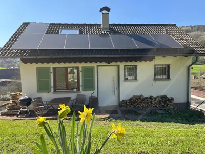 Das Gebäude in dem sich das Ferienhaus befindet