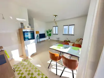Küche/Küchenzeile in der Unterkunft Privatwohnung Rüsselsheim nähe Hyundai Airport Messe etc