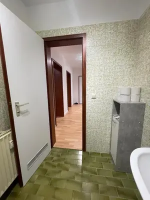Ein Badezimmer in der Unterkunft 6-Bett-Wohnung Delux Leonberg