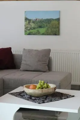 Ein Sitzbereich in der Unterkunft Ferienwohnung Waldblick Dahn