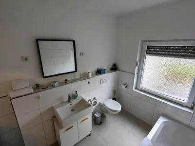 Ein Badezimmer in der Unterkunft 55qm Messe Wohnung, Trade Fair, 6 Minuten zur Messe