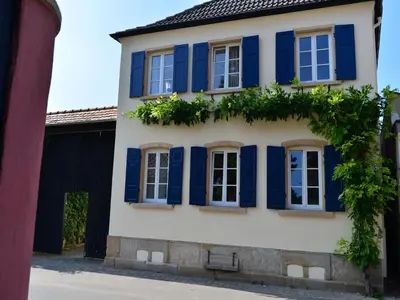 Das Gebäude in dem sich die Pension befindet