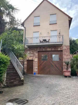 Das Gebäude in dem sich die Ferienwohnung befindet