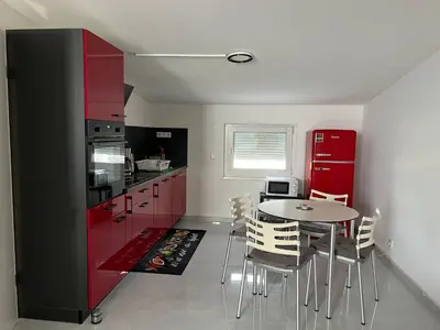 Küche/Küchenzeile in der Unterkunft Delightful Studio with Balcony near Hockenheimring