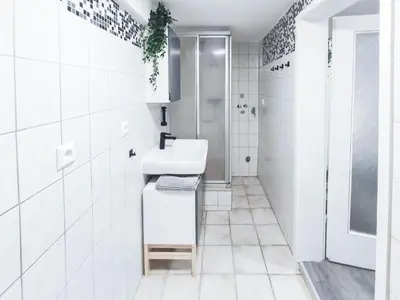 Ein Badezimmer in der Unterkunft ALFA Apartment Ludwigsburg 2 Betten WLAN Küche Bad