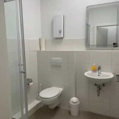 G- Seestr 9 mit eigener Dusche und WC