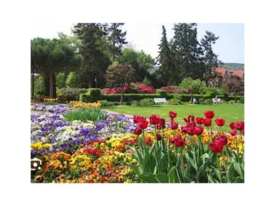 Ein Garten an der Unterkunft Raquet 2 Comfortable holiday residence