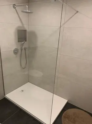 Ein Badezimmer in der Unterkunft Helle gemütliche Wohnung mit 3 Zimmer und Terrasse, 80m2