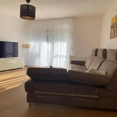 Helle gemütliche Wohnung mit 3 Zimmer und Terrasse