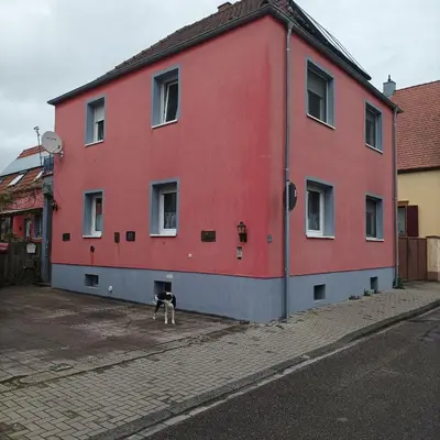Das Gebäude in dem sich die Ferienwohnung befindet