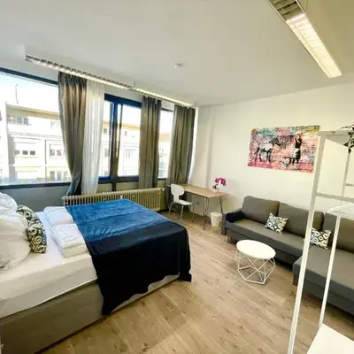 Street View Apartment - 2SZ - 1WC - 1DU - 1Kü