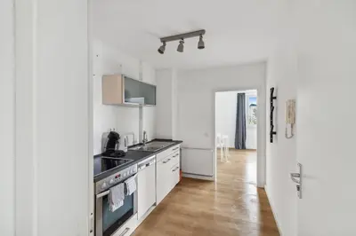 Küche/Küchenzeile in der Unterkunft RO02 Work & Stay in Darmstadt!