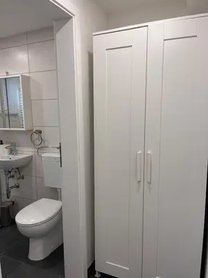 Ein Badezimmer in der Unterkunft Neu! Große Ferienwohnung 3 Zimmer mit Küche und Bad, 90 qm mit Netflix und PS5