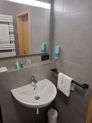 Ein Badezimmer in der Unterkunft Hotel am Hardtsee