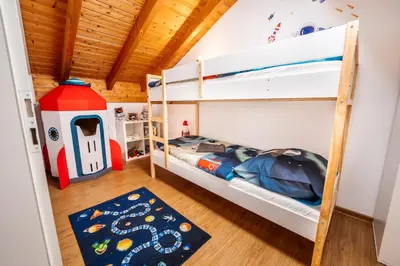 Ein Bett oder Betten in einem Zimmer der Unterkunft Lichtdurchflutetes Raumwunder, 115qm, 2 Stöckig
