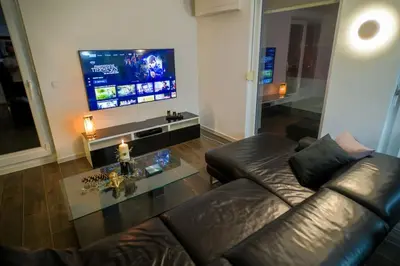 TV/Unterhaltungsangebot in der Unterkunft Luxury 口 Studio Knox PrimeTV 口 8min zum S-Hbf