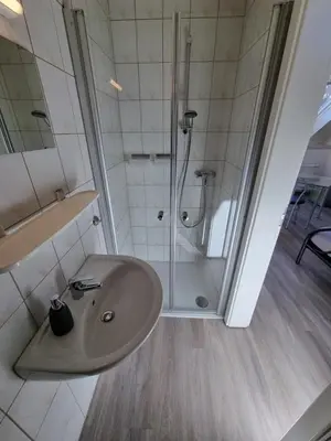 Ein Badezimmer in der Unterkunft Weingut und Gästehaus Fritz