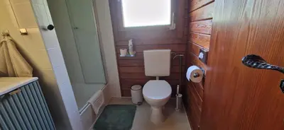 Ein Badezimmer in der Unterkunft Blockhaus am Waldrand
