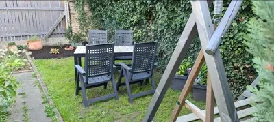 Ein Garten an der Unterkunft Willkommen bei Mirya