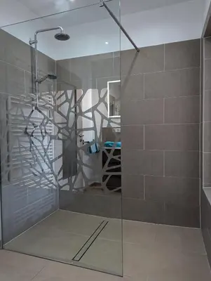 Ein Badezimmer in der Unterkunft Schlosserei Weinlokal