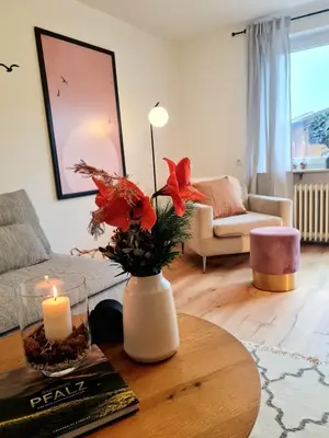 Ein Sitzbereich in der Unterkunft Im Rebennest - 3,5 ZKB mit Terasse und Garten an den Weinbergen