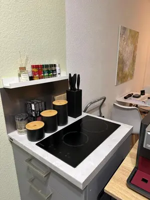 Küche/Küchenzeile in der Unterkunft BELLA - Business&Family - 200m zum Schloßeingang, Parkplatz, SmartTV, Netflix, Waschmaschine, 24h Checkin, 41qm, WLAN