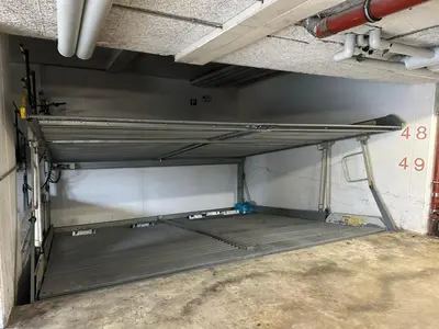 Ein Etagenbett oder Etagenbetten in einem Zimmer der Unterkunft BELLA - Business&Family - 200m zum Schloßeingang, Parkplatz, SmartTV, Netflix, Waschmaschine, 24h Checkin, 41qm, WLAN