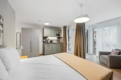 Ein Bett oder Betten in einem Zimmer der Unterkunft Limehome Karlsruhe Sophienstr