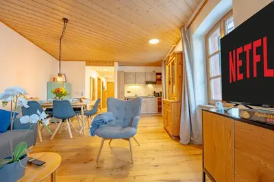 TV/Unterhaltungsangebot in der Unterkunft SCHLOSSBERG RESIDENCES - Design-Apartments im Herzen der Pfalz