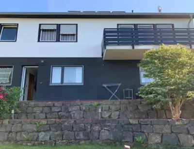 Das Gebäude in dem sich die Ferienwohnung befindet