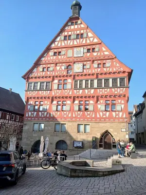 Das Gebäude in dem sich die Ferienwohnung befindet