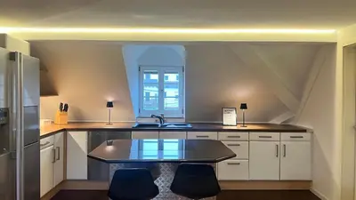 Küche/Küchenzeile in der Unterkunft LudwigsHome Zentral, Spacious, 120qm, Klima