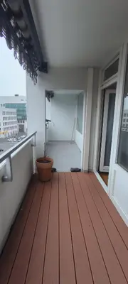 Ein Balkon oder eine Terrasse in der Unterkunft MINDESTBUCHUNG 3 Monate!!! Optimal gelegen in NI, nur 10 km nach Frankfurt Main und zum Flughafen