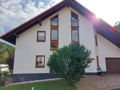 Das Gebäude in dem sich die Ferienwohnung befindet