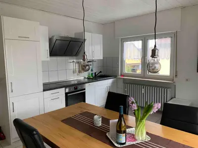Küche/Küchenzeile in der Unterkunft Cozy Apartment - 2 BR, Spacious Kitchen, Balcony, Top Location