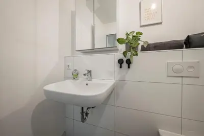 Ein Badezimmer in der Unterkunft Loftdesign 7 Personen Boxspring Frankenthal Ludwigshafen BASF