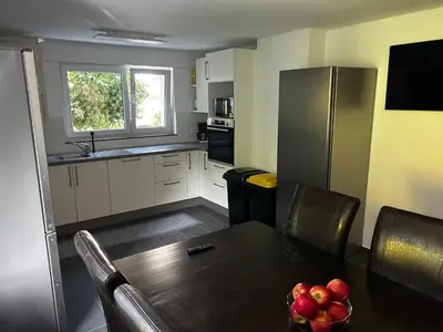 Küche/Küchenzeile in der Unterkunft City Rooms Tamm