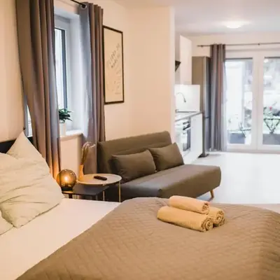 HUGOS Studio Apartment
