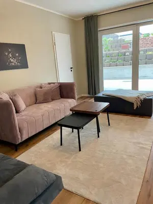 Ein Sitzbereich in der Unterkunft Moderne Wohnung nahe Hockenheimring für bis zu 8 Personen