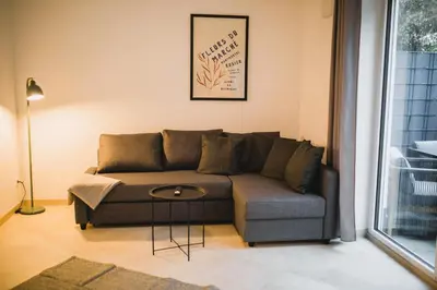 Ein Sitzbereich in der Unterkunft HUGOS Design House am Waldrand - ruhig & modern