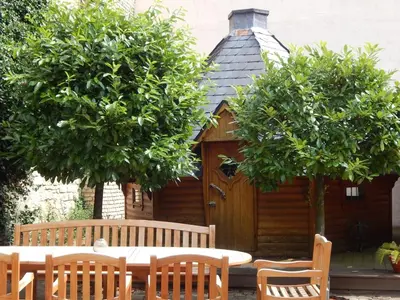 Ein Garten an der Unterkunft Apartment im Weingut