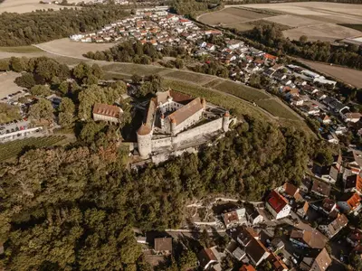 Blick auf Burg Stettenfels aus der Vogelperspektive