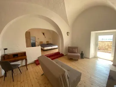 Ein Sitzbereich in der Unterkunft Burg Stettenfels