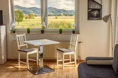Ein allgemeiner Bergblick oder ein Berglick von der Ferienwohnung aus